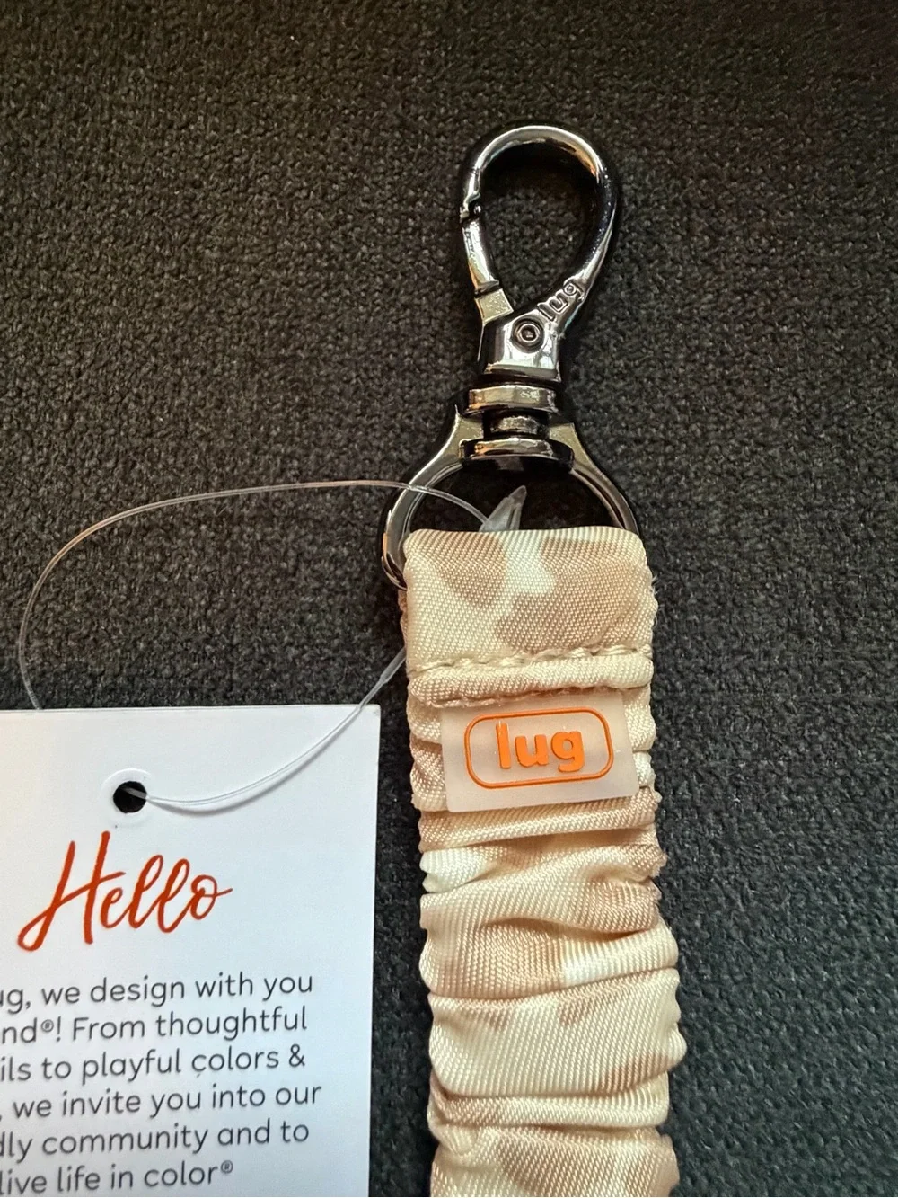 Lug Bungee Key Clip Keychain – Faded Leopard Sand (Tan Beige Cream)